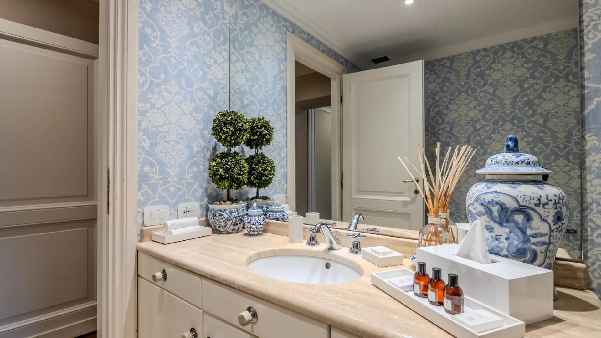 Colonna Traiana - Luxury Experience With Iconic Views Apartment Rome Italy